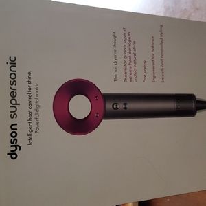 Dyson Supersonic hair blow dryer 375 obo